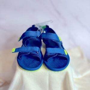 OshKosh toddler blue and green strap sandals. Toddler size 7